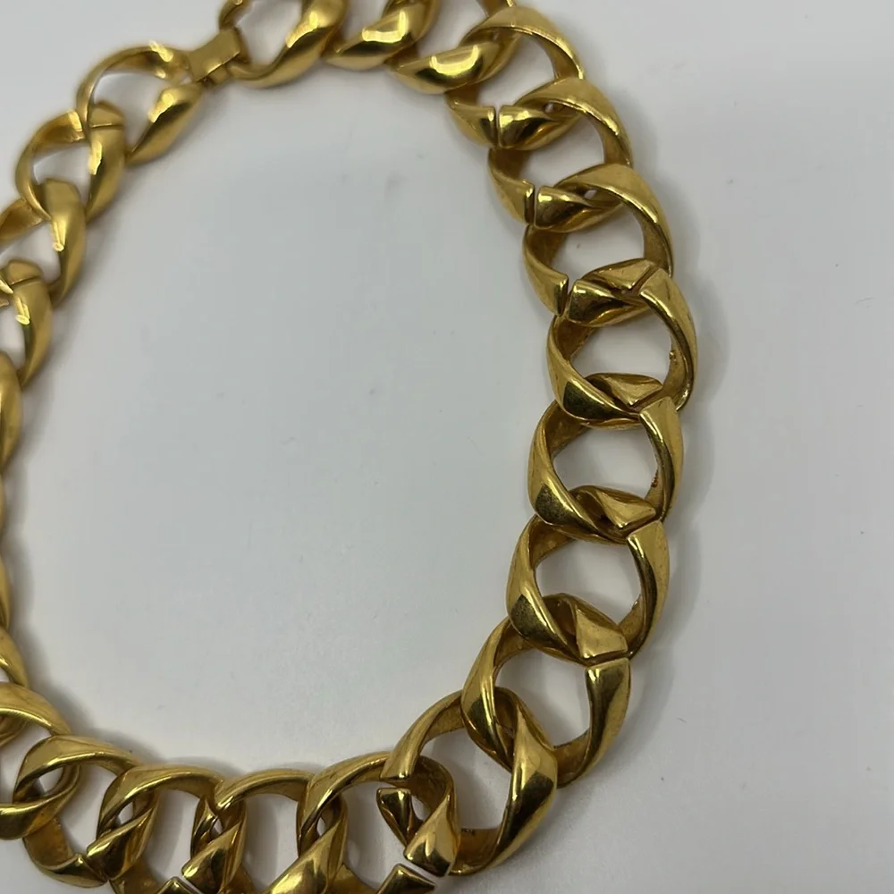 Heavy goldtone statement link necklace - Picture 9 of 10